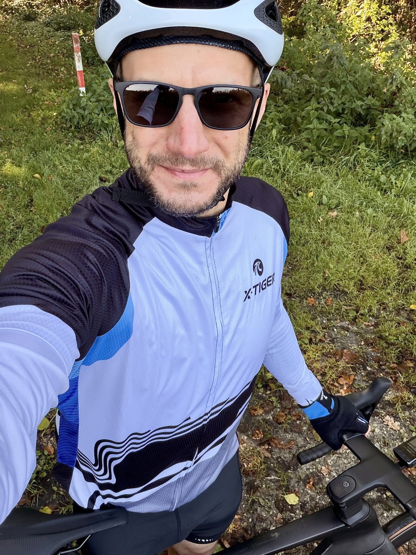 Maik mit Radhelm beim Radtraining